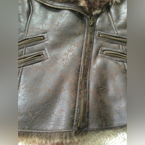 Fun faux leather and fur vest - Picture 6 of 11